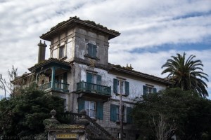Situado en el número 23-24 de la avenida de la Habana, este singular edificio fue proyectado en julio de 1924 por el arquitecto Eduardo Rodríguez-Losada Rebellón.