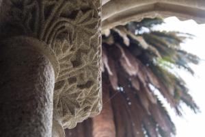 En el siglo XIV la orden franciscana edifica, en la ladera de Montealegre, un convento que en 1843 será transformado en cuartel de infantería, funcionando así hasta 1984.