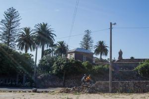 En origen la construcción es una fortaleza que en el siglo XVI es convertida en pazo rural. De este predio fue señor Luis López Ballesteros, destacado líder de la guerra de Independencia en la zona, que fuera ministro del rey Fernando VII.