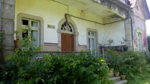 Era este uno de los numerosos hoteles de lujo que funcionaban en Mondariz-Balneario en otros tiempos, en que la afluencia de visitas era constante.