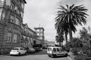 La construcción del Hogar San Rafael comienza en 1935 con la fundación que los hermanos de San Juan de Dios realizan en unos terrenos en Coia.
