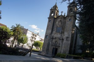 A principios del siglo XX la capital de Galicia expande su entramado urbano hacia el sur, mediante la apertura de calles como Senra, Hórreo o Carreira do Conde, avenidas que son ejecutadas con todo el cuidado y por donde la población de la ciudad vieja acostumbra a pasear.