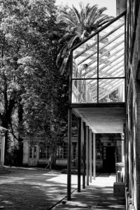 En 1838 comienza la urbanización de las islas de San Simón y San Antón para la construcción de un lazareto, siendo el proyecto original del ingeniero Alejo Andrade Yáñez y el adjudicatario de las obras Norberto Velázquez Moreno.