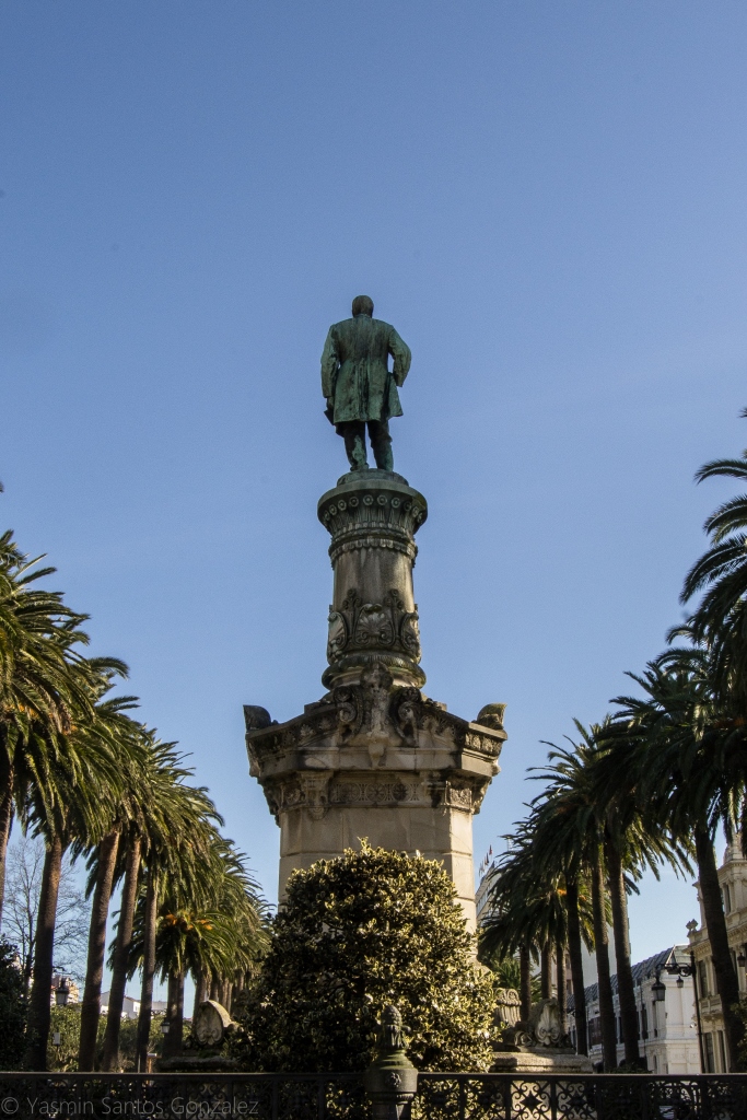 Los jardines son dedicados a la memoria del marino gallego en 1871. El palmeral está incluido en el catálogo de Árbores e formacións senlleiras de Galicia para su protección.