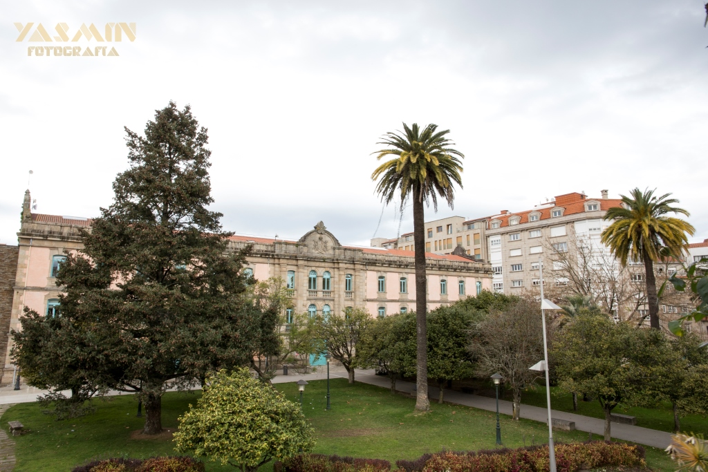 Según el historiador Juan Juega el primer antecedente de este inmueble sería la Casa de la Maestranza, cuartel militar edificado entre los años 1665 y 1668.