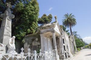 En 1889 el concello inicia los trámites para la creación del nuevo cementerio municipal, en un momento en que la ciudad contaba con 15.000 habitantes y sostenía un gran crecimiento económico.