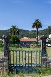 En el lugar de Manselle, perteneciente al Concello de Dodro, se levanta la Casa do Señorito que fue propiedad, según nos cuentan, del médico José Manselle, cuyo apellido terminó por dar nombre al espacio.