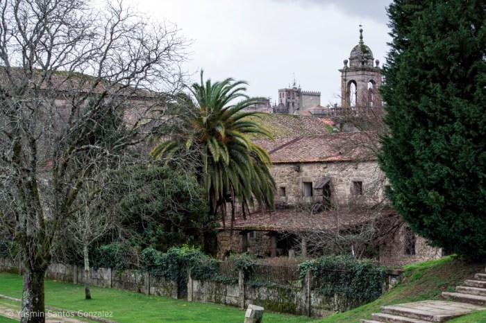 Comienza a ser edificado por la orden dominica en el siglo XV. Con la desamortización se emplea como cuartel, eliminándose el claustro, albergando hoy usos municipales como el Museo de la Ciudad.