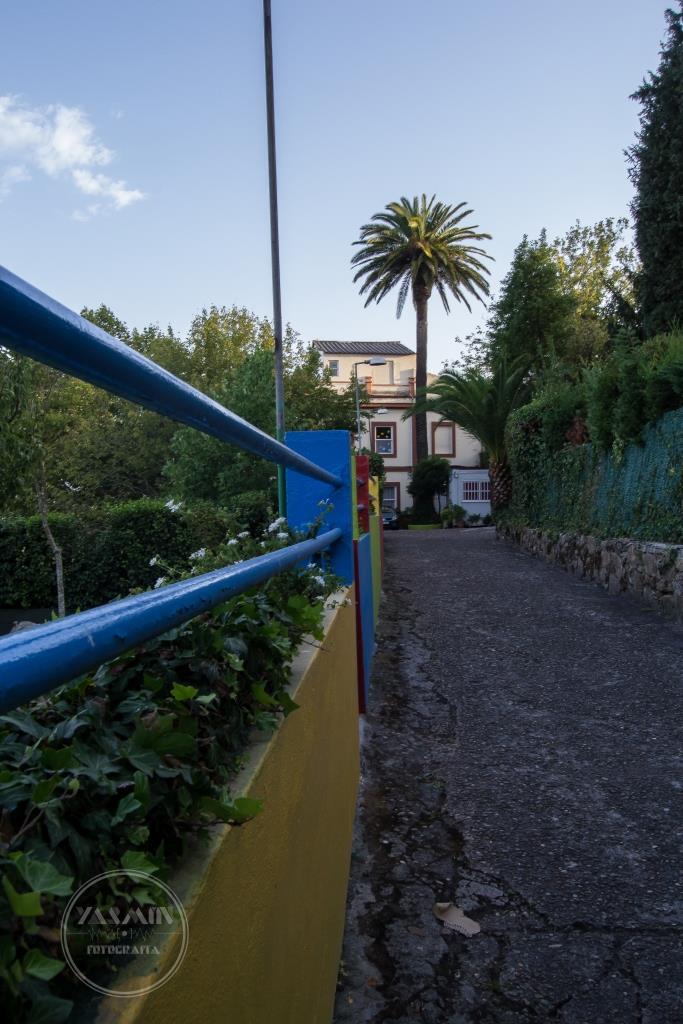 Se ubica esta villa en la calle Manuel Olivié, en plena Ciudad Jardín de El Castro. La construcción, de planta rectangular, data probablemente de entre los años treinta y cincuenta del siglo XX.
