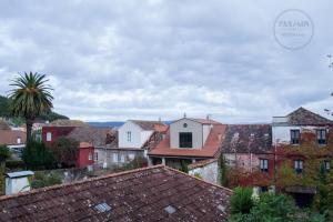 Construida entre el final del siglo XIX y los comienzos del XX, la industria ocupaba el frente de la playa de Figueirón.
