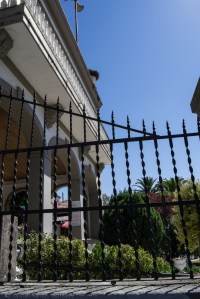 Parece que esta encantadora casa situada a medio camino en la avenida Ramón Nieto perteneció a Rafael Portanet, conservero, Delegado del Estado en la Zona Franca de Vigo y Alcalde de la ciudad durante varios años.