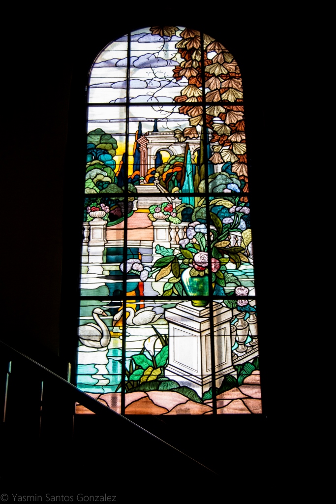 Situada en el Couto, frente al Colegio Hogar, la casa es construida en torno a 1915 por un indiano venido de Cuba.