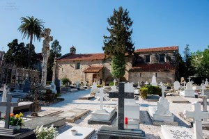 El templo gótico fue erigido en la primera mitad del siglo XIV sobre uno anterior de orden románico y reducido tamaño, siendo consagrado en 1327.