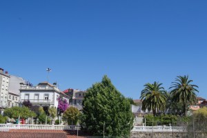 Parece que esta encantadora casa situada a medio camino en la avenida Ramón Nieto perteneció a Rafael Portanet, conservero, Delegado del Estado en la Zona Franca de Vigo y Alcalde de la ciudad durante varios años.