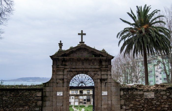 Inaugurado en 1813, es construido a raíz de la prohibición de enterramientos en el entorno de las iglesias.