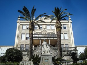 La escalinata de la fachada sur así como la gran terraza se construyeron en 1953 con el diseño de Francisco Castro Represas, mientras que la estatua del fundador de la orden marista, san Marcelino Champagnat, fue erigida tres años más tarde.