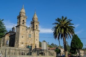 Ubicada justo frente de la basílica de A Escravitude, hoy en día la vivienda alberga un restaurante, habiendo sufrido reformas poco respetuosas con la factura original del inmueble.